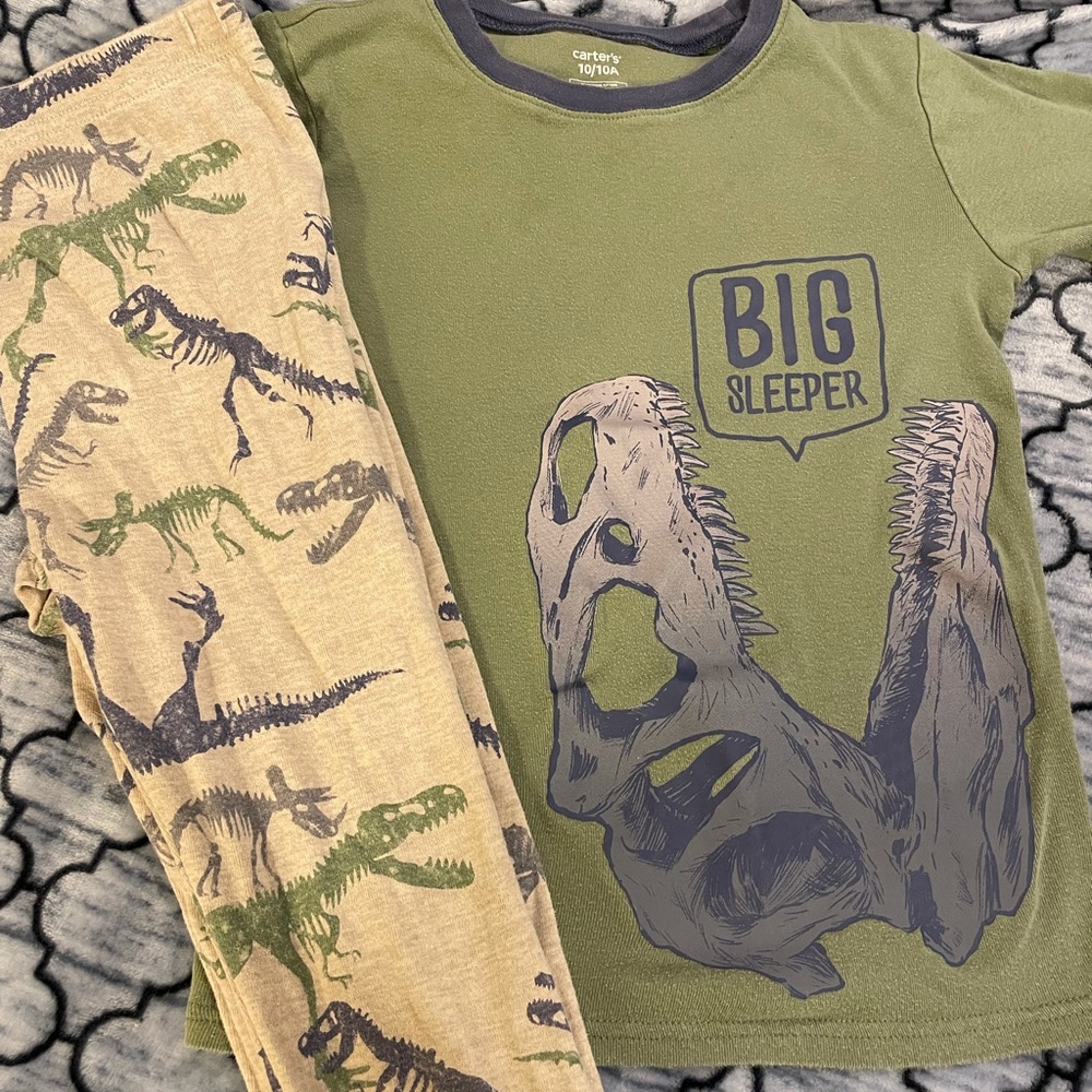 Boys size 10 Carter’s PJ set